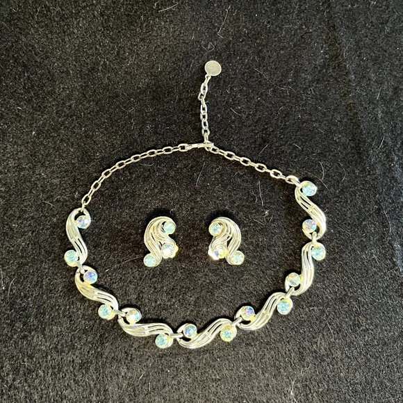 Vintage ‘Choker Style’ Silver Tone Necklace & Earrings w/Blue ‘Confetti’ Crystal - Picture 2 of 10